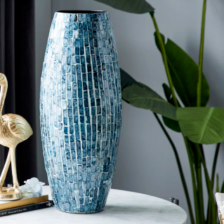 Category con - Vase